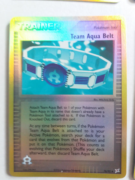76/95 Team Aqua Belt Reverse Holo “EX Team Magma vs Team Aqua” Nr. Mint – Mint